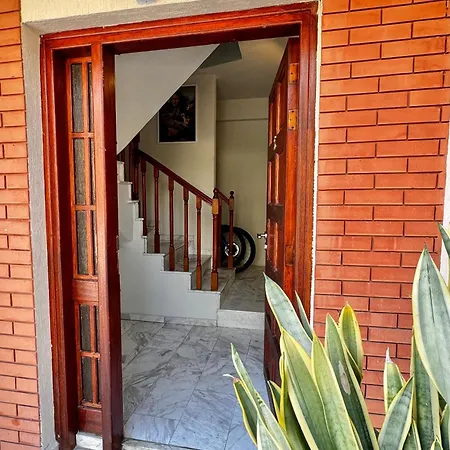 아파트 Smart Comfort Roomn3 With Private Bathroom In Location 250m 레메소스